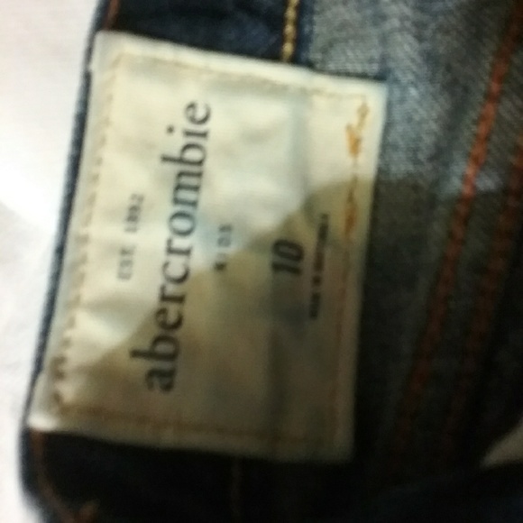 The A&F Classic Straight Jeans - Picture 4 of 6